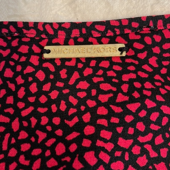 MICHAEL Michael Kors sleeveless ruffle black/red patterned blouse, EUC, sz M - Picture 6 of 6